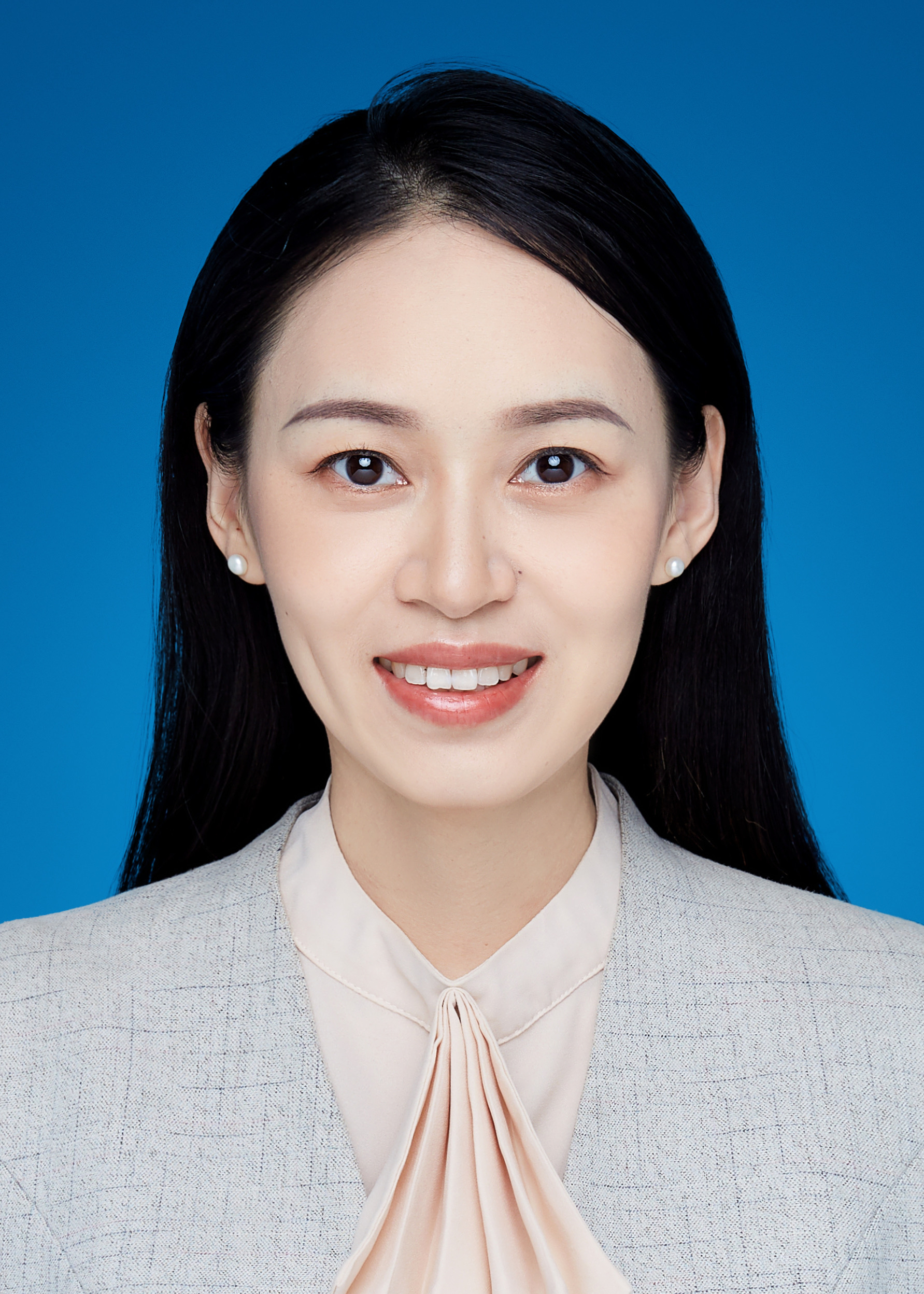 27潘妍宏， 广西老年大学西画专业教师.jpg