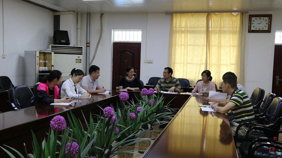1495161611304923.jpg 办公室召开党支部会议深入学习习近平总书记视察广西时重要讲话精神.JPG