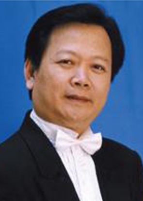 50华山， 广西老年大学声乐专业教授.jpg