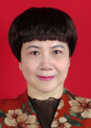 58王瑞云， 广西老年大学声乐专业副教授.jpg