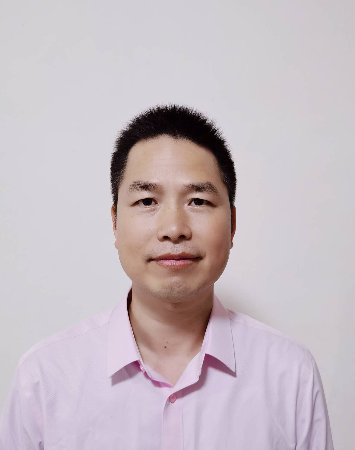 75韦英德， 广西老年大学声乐专业教师(1).jpg