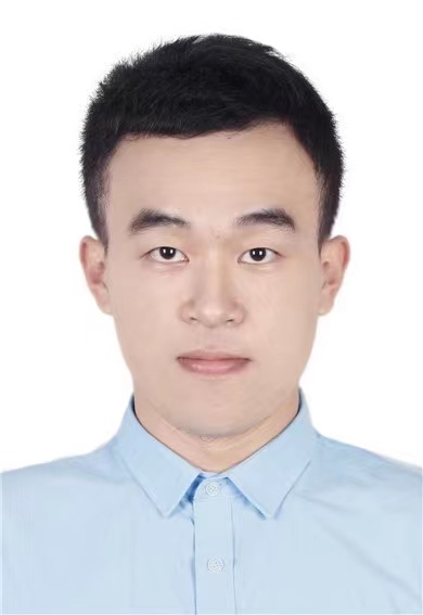 76老腾晖， 广西老年大学声乐专业教师.jpg