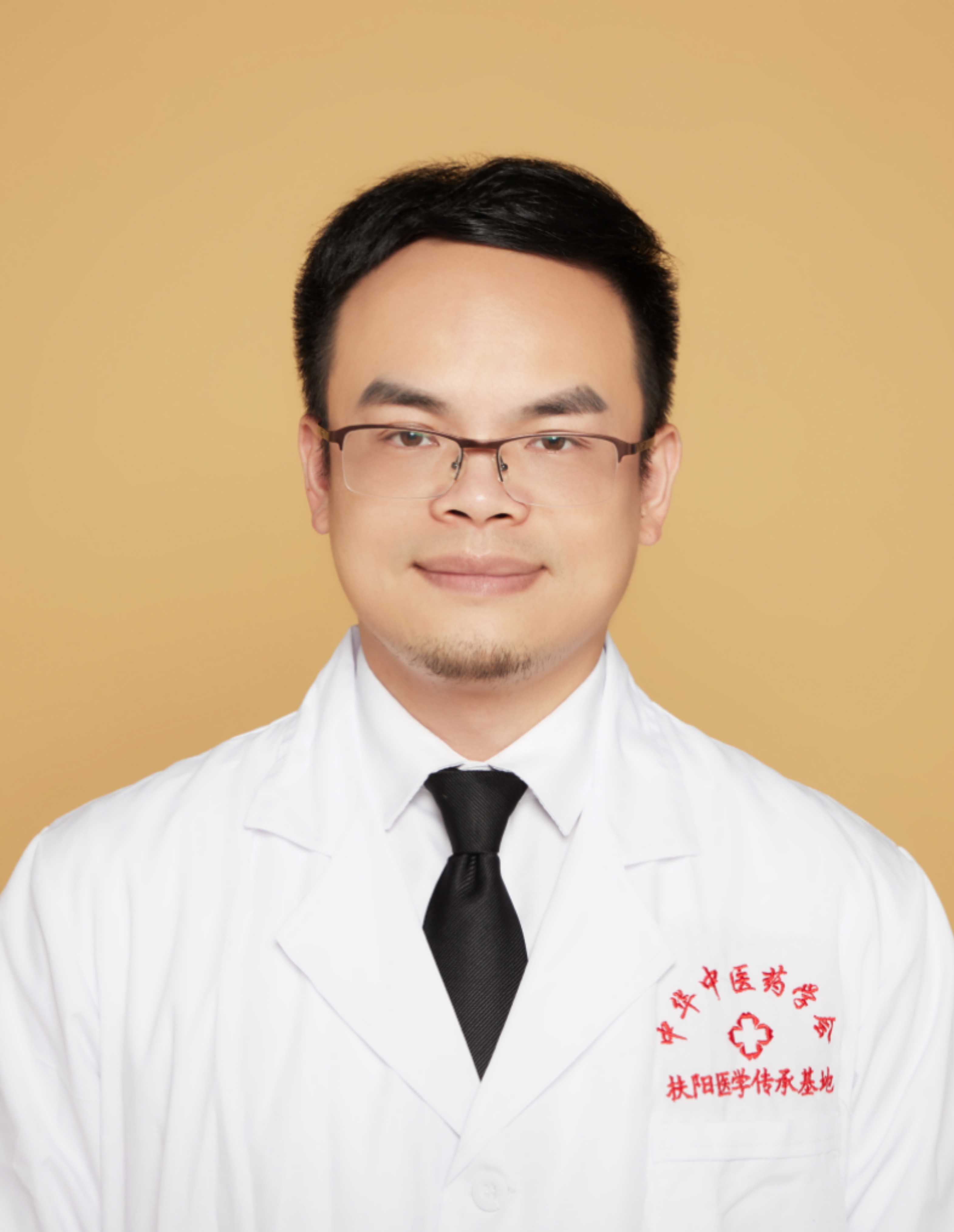 114李俊松， 广西老年大学保健专业教师.jpg