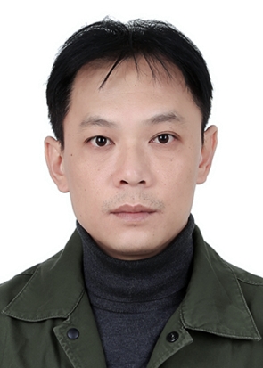 133石海宁， 广西老年大学摄影专业副教授.jpg