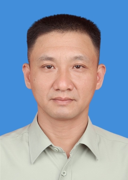 145张伟文， 广西老年大学舞蹈专业教师.jpg
