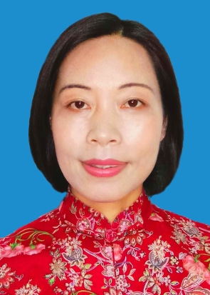 172钟昀睿， 广西老年大学剪纸专业副教授.jpg